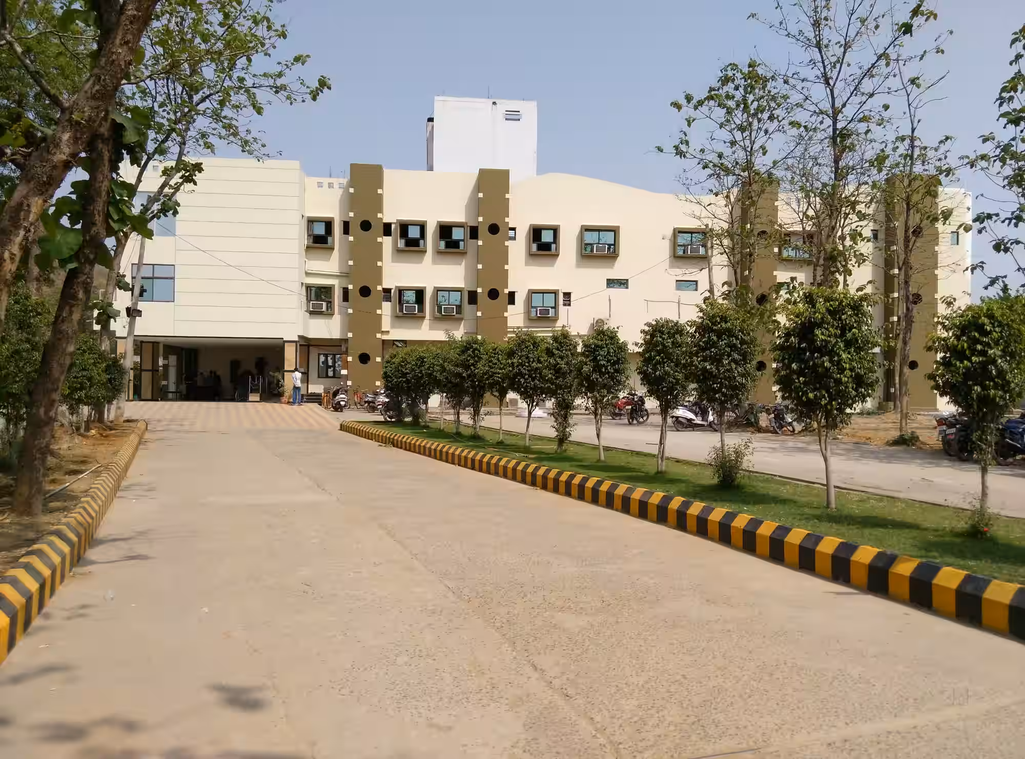 Shri Balaji Metro Hospital Raiagrh